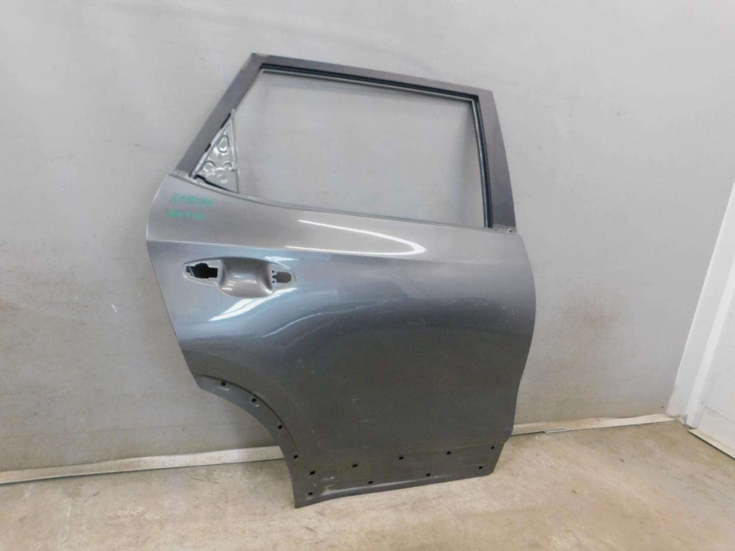 Дверь задняя правая