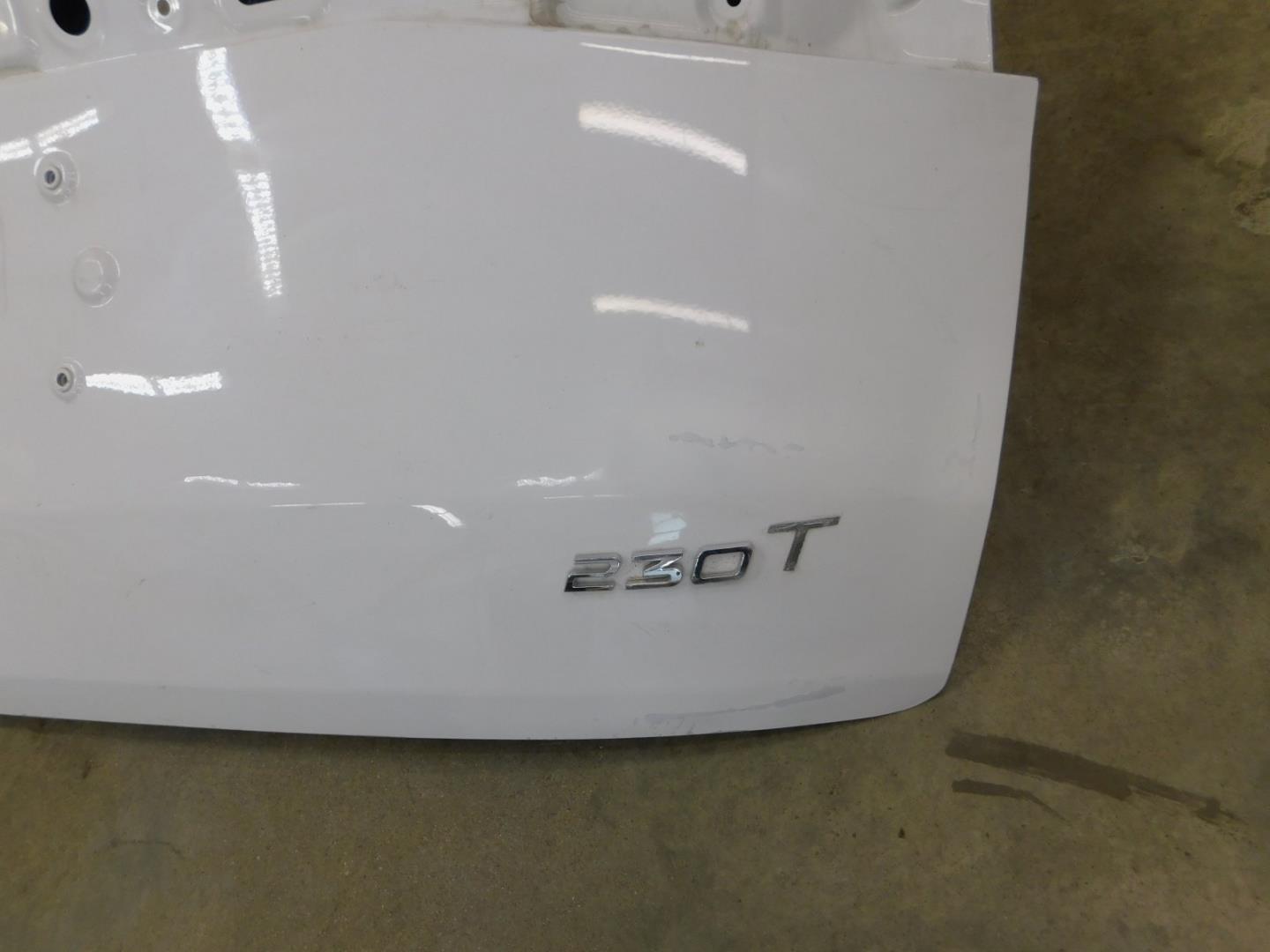 Дверь багажника