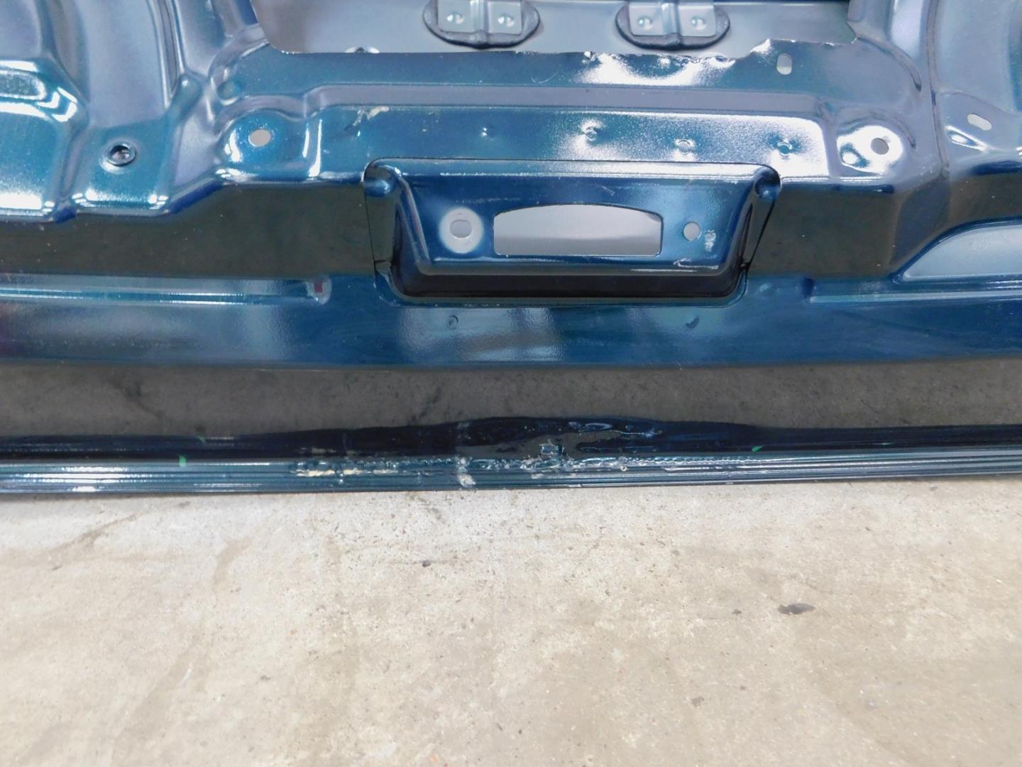 Дверь багажника