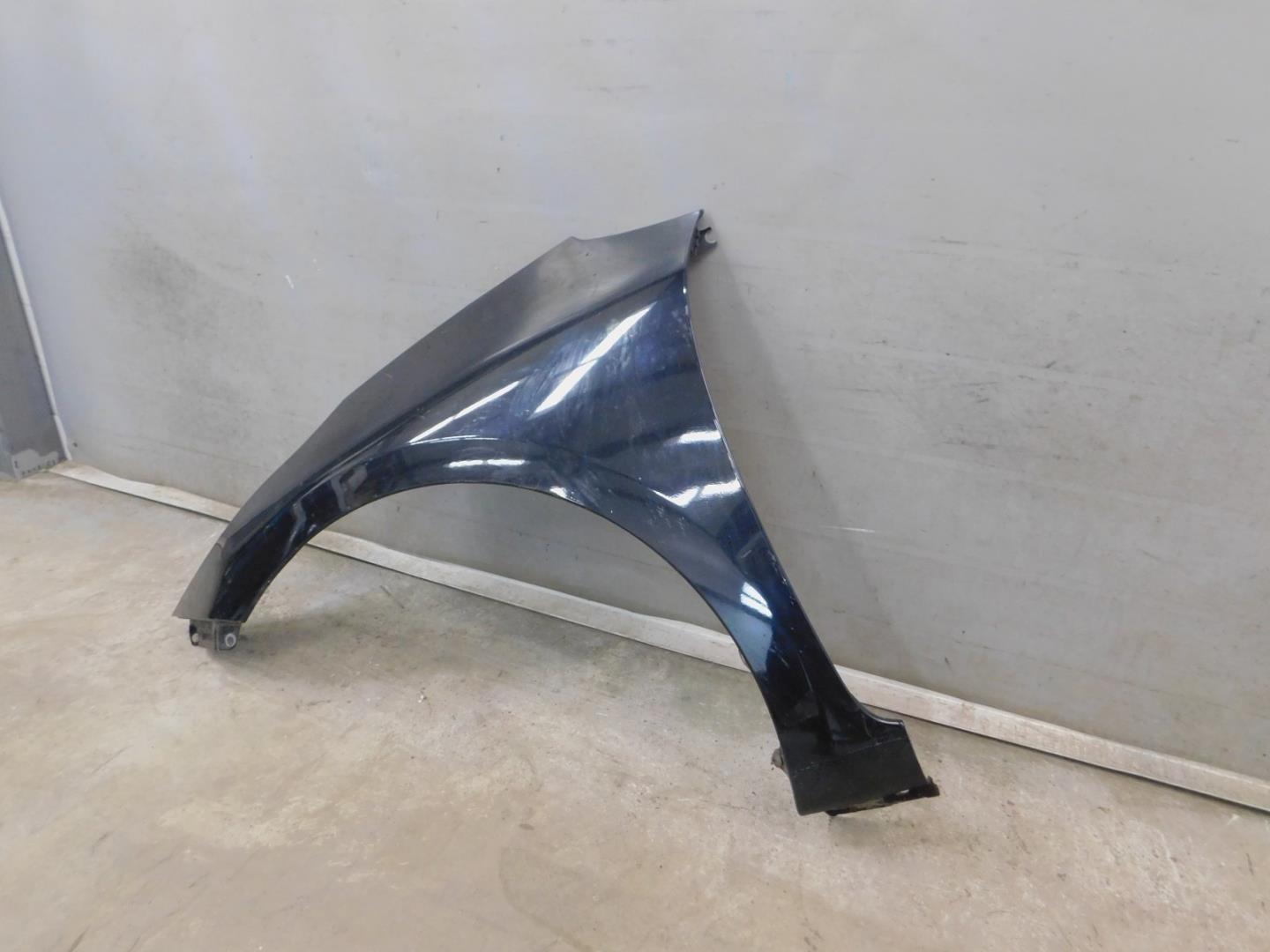 Крыло переднее левое