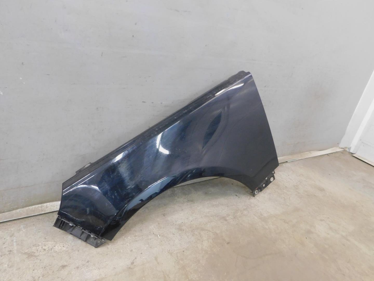 Крыло переднее левое