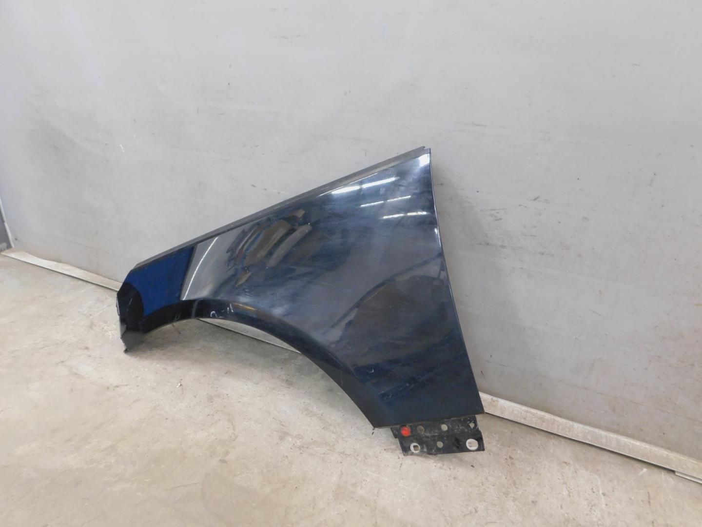 Крыло переднее левое