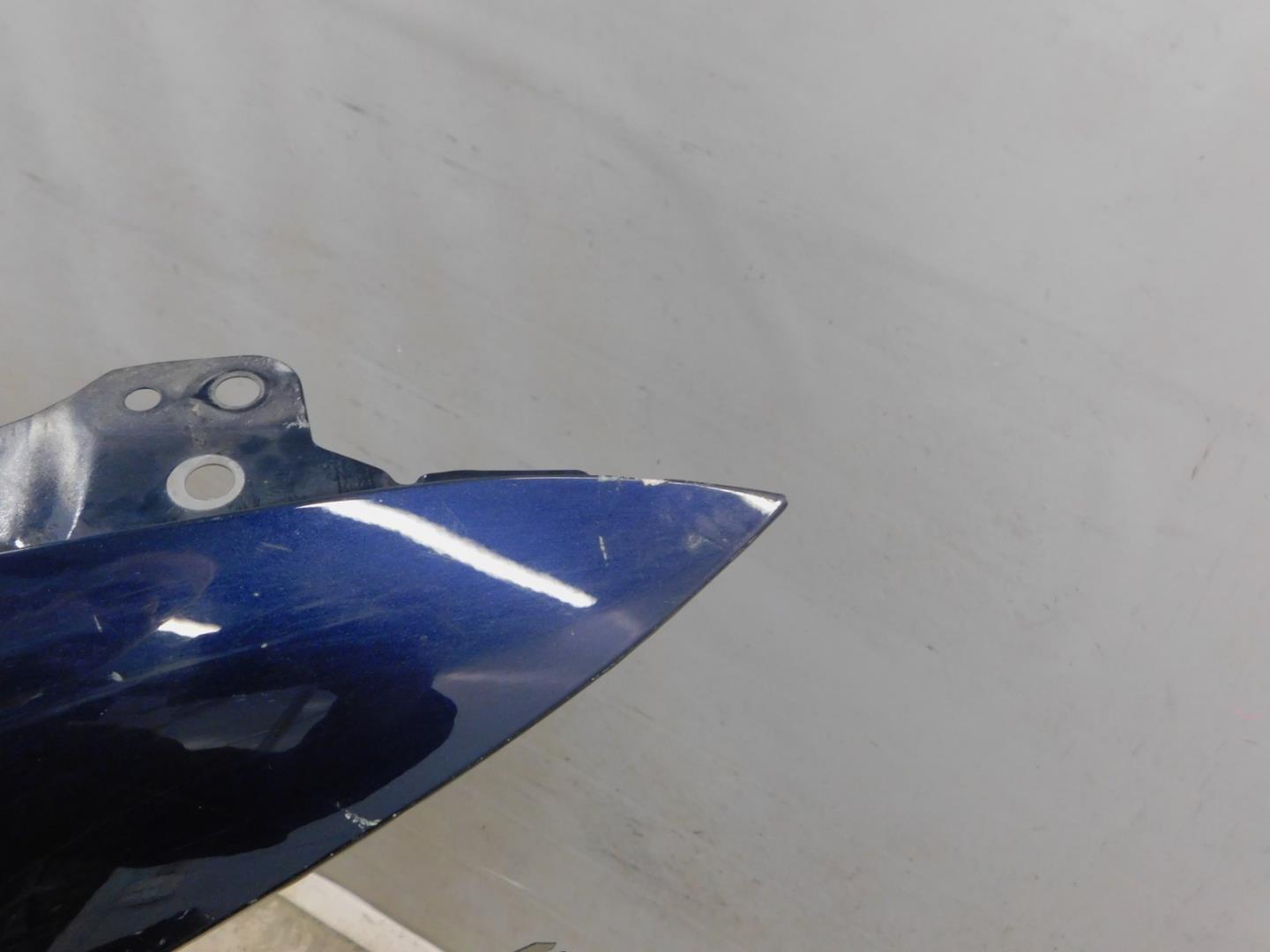 Крыло переднее правое