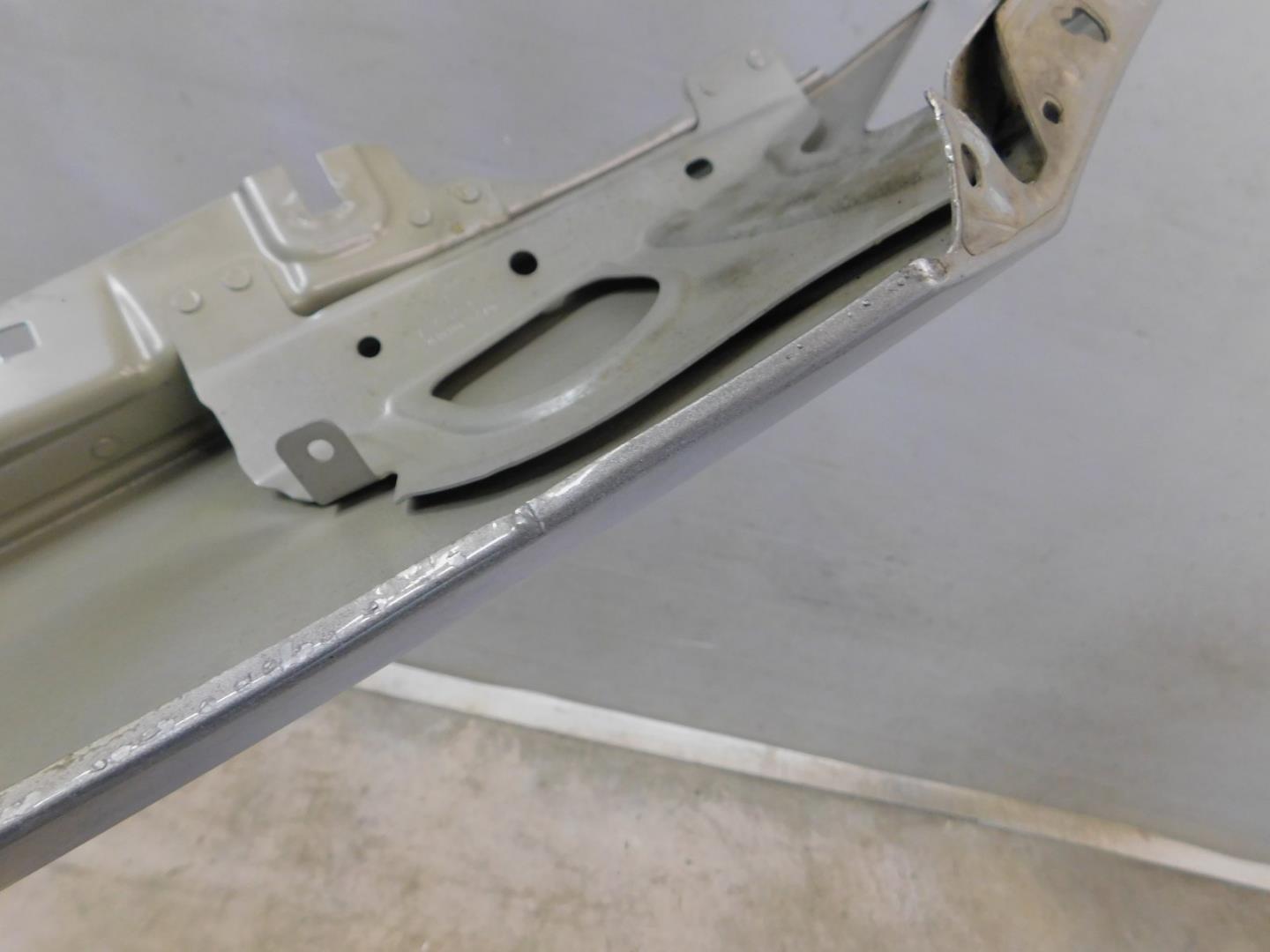 Крыло переднее левое