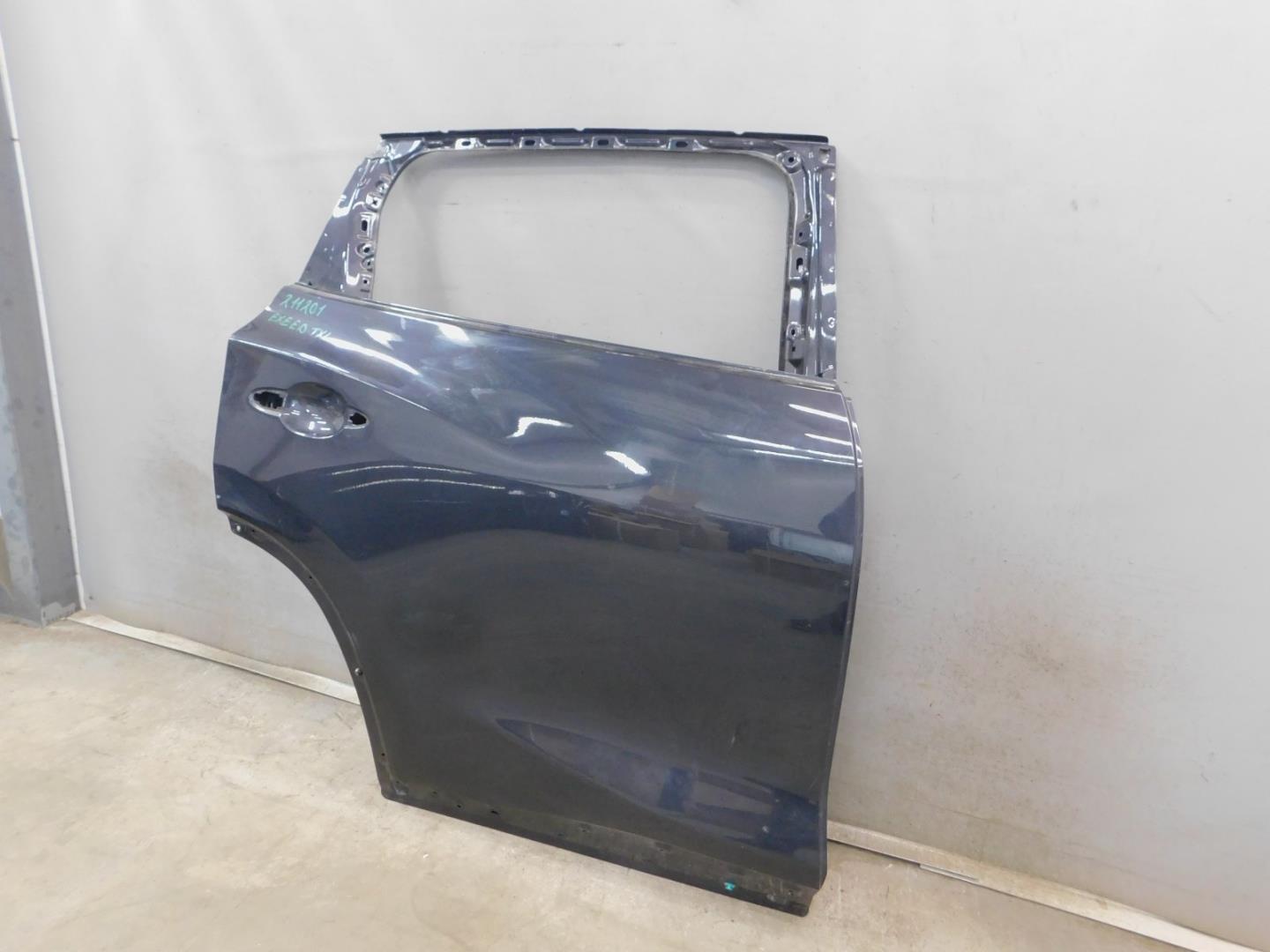 Дверь задняя правая