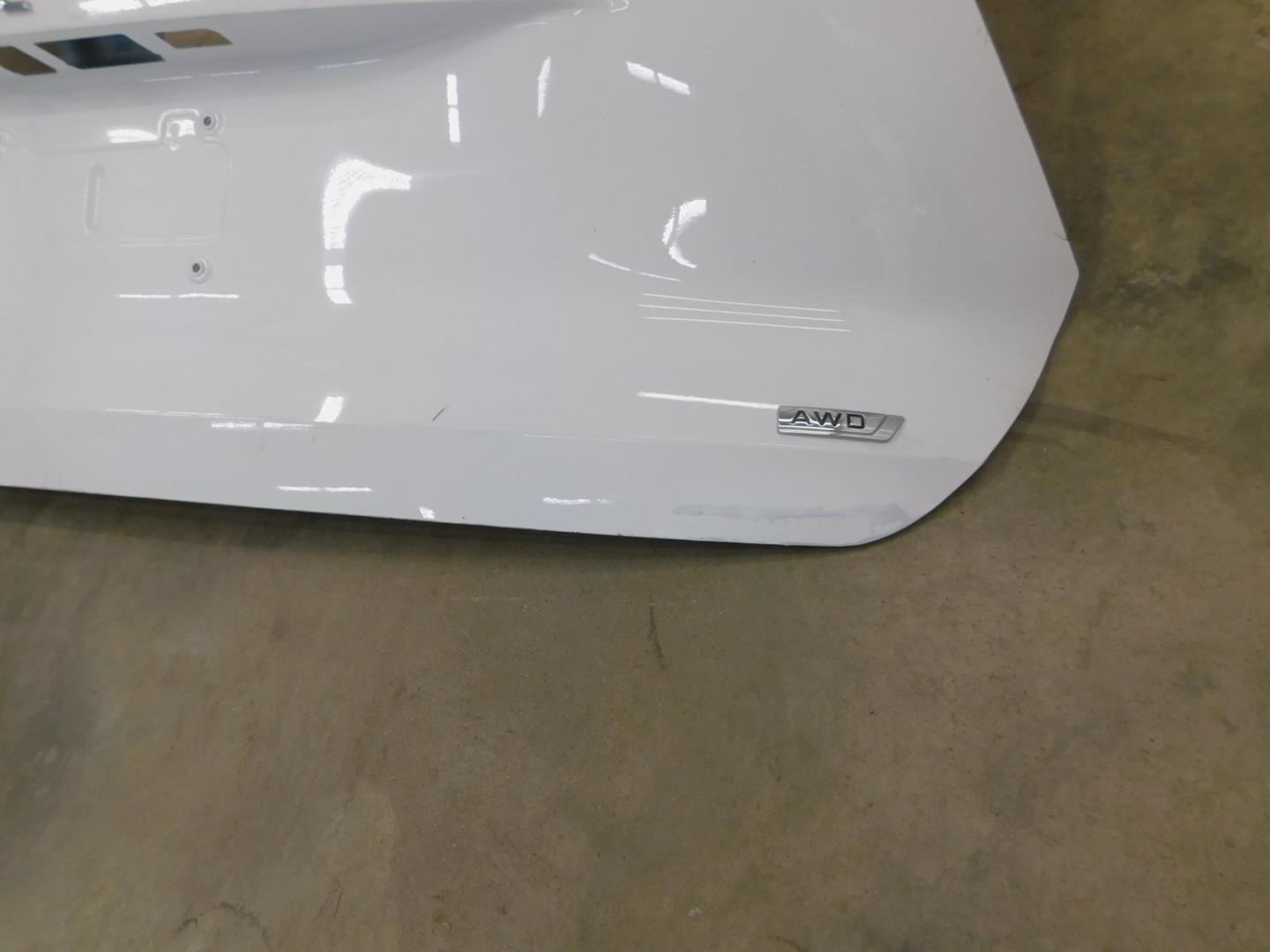 Дверь багажника