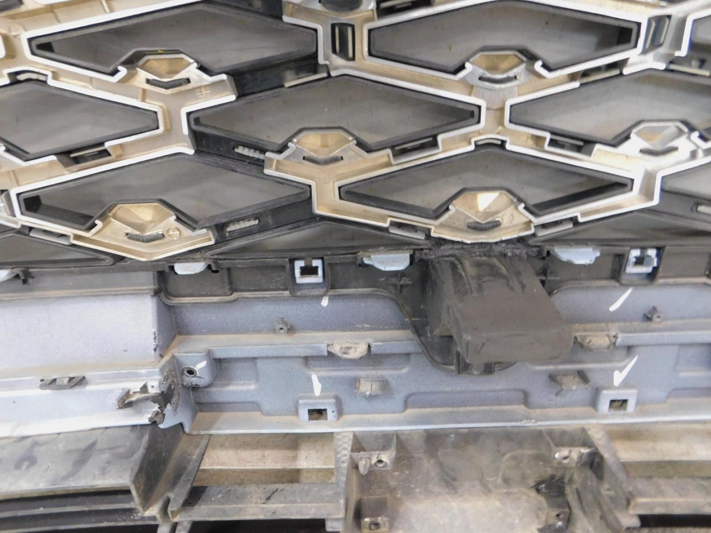 Бампер передний