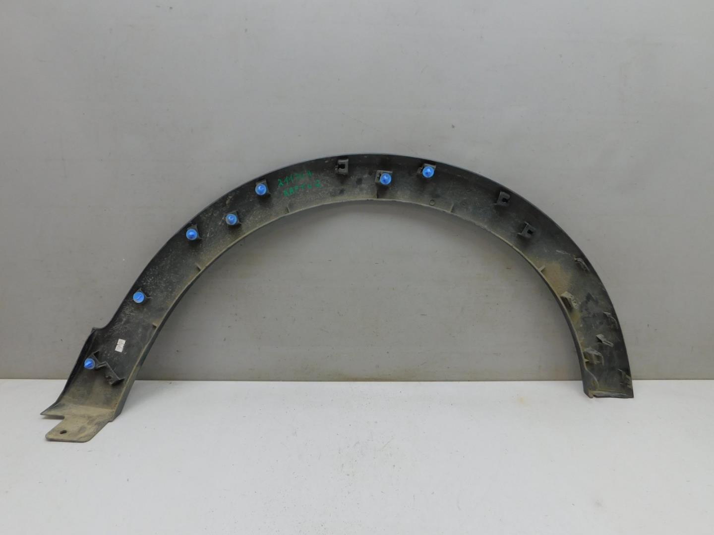 Накладка переднего крыла левого