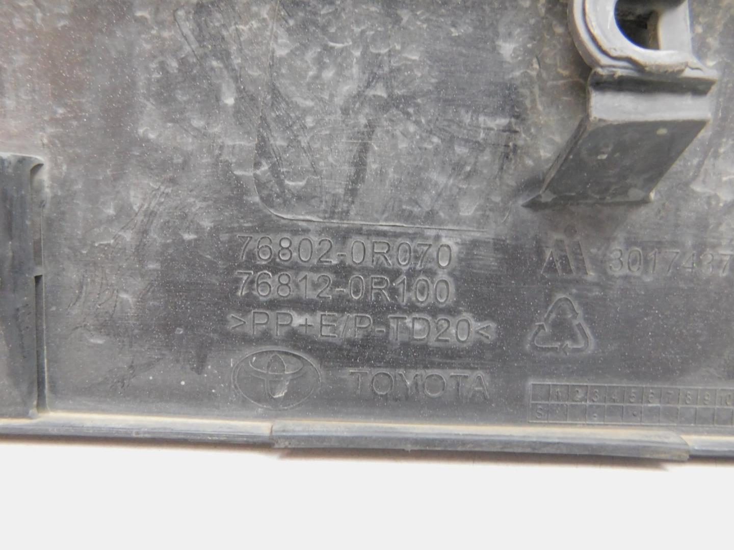 Накладка двери багажника