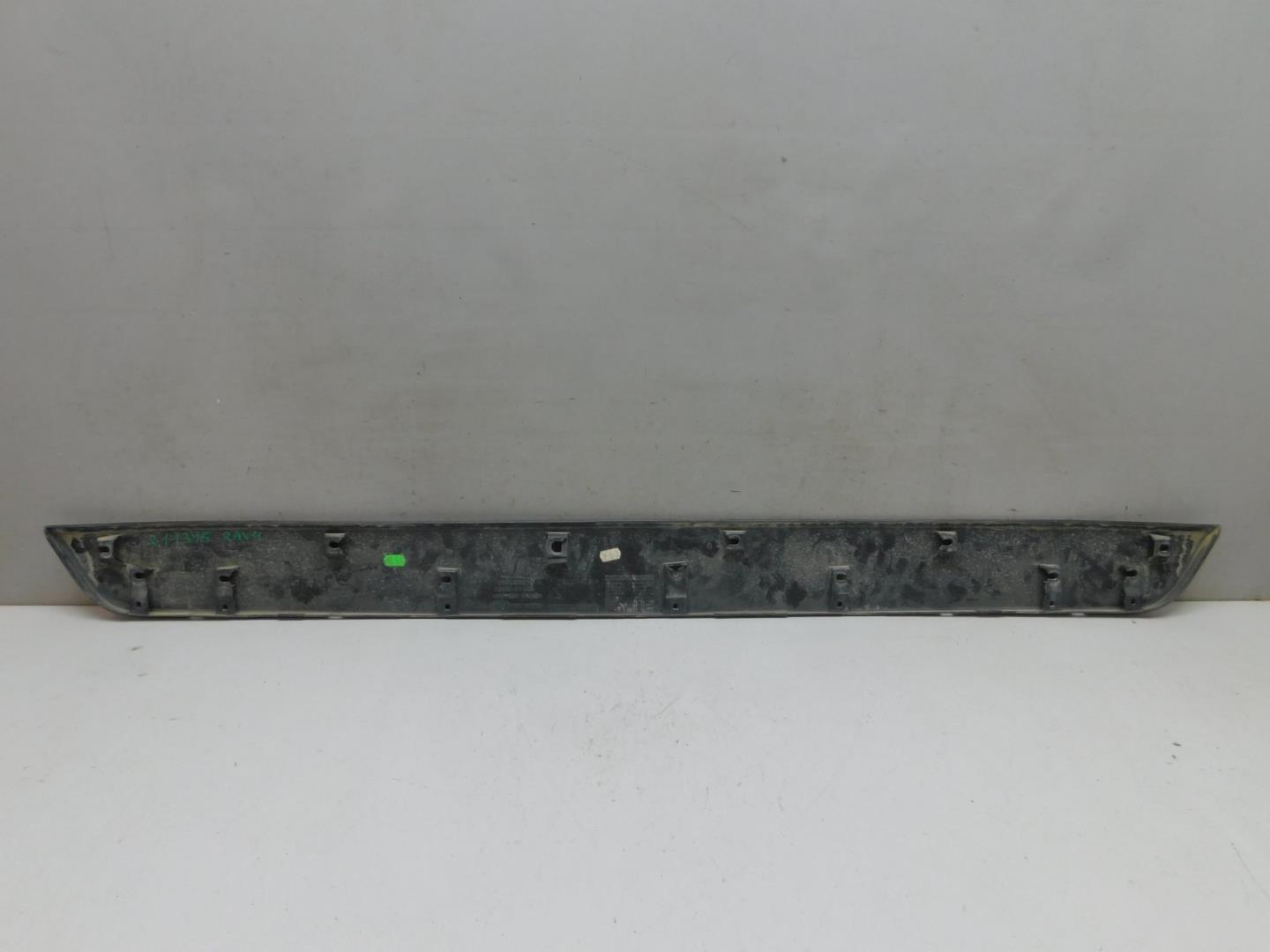 Накладка двери багажника