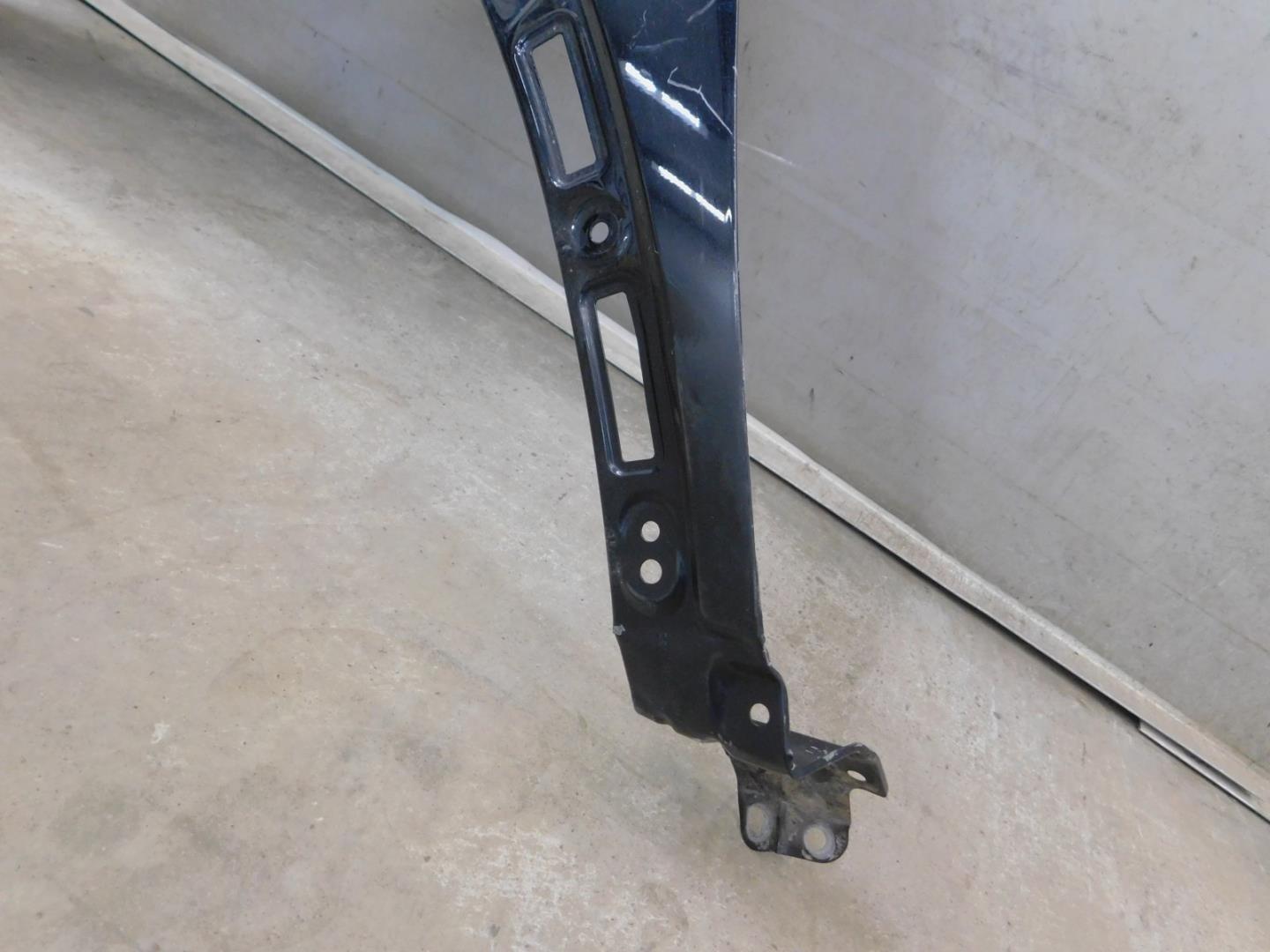 Крыло переднее левое