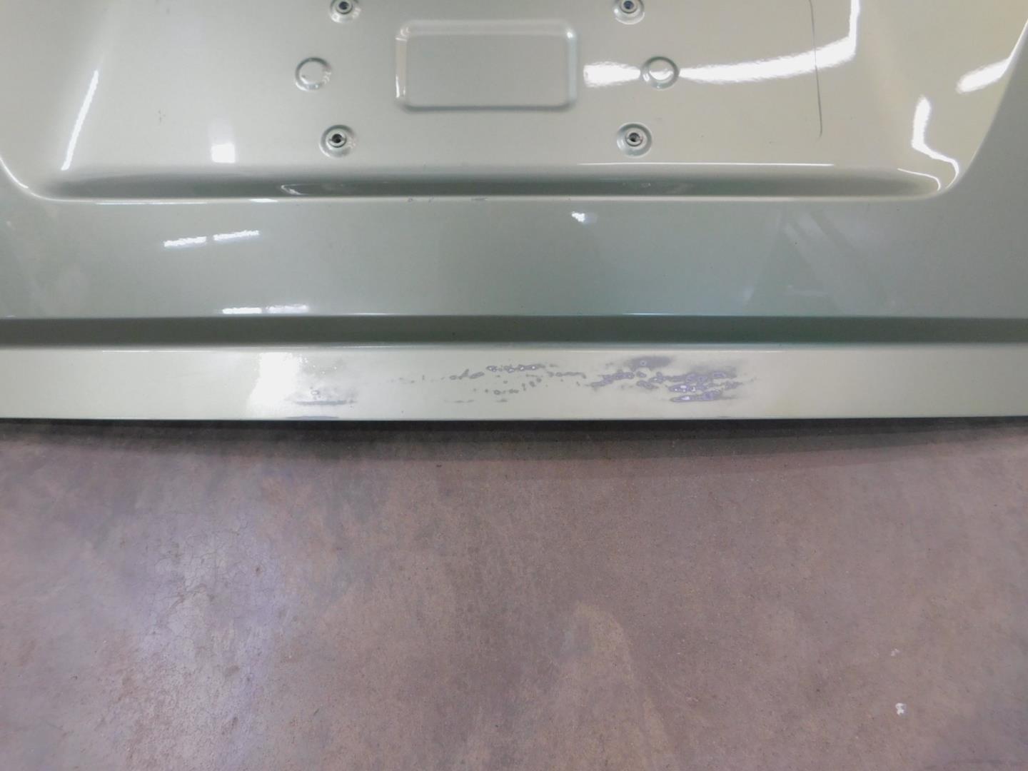 Дверь багажника