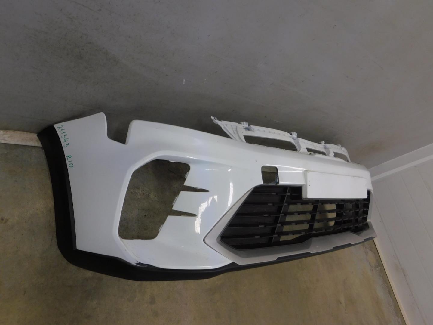 Бампер передний