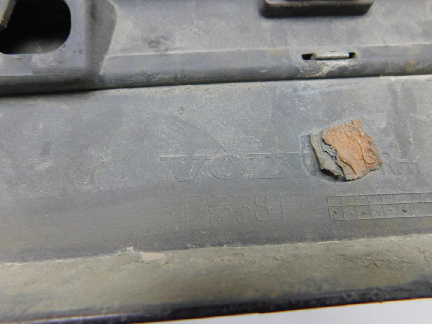 Накладка двери передней правой