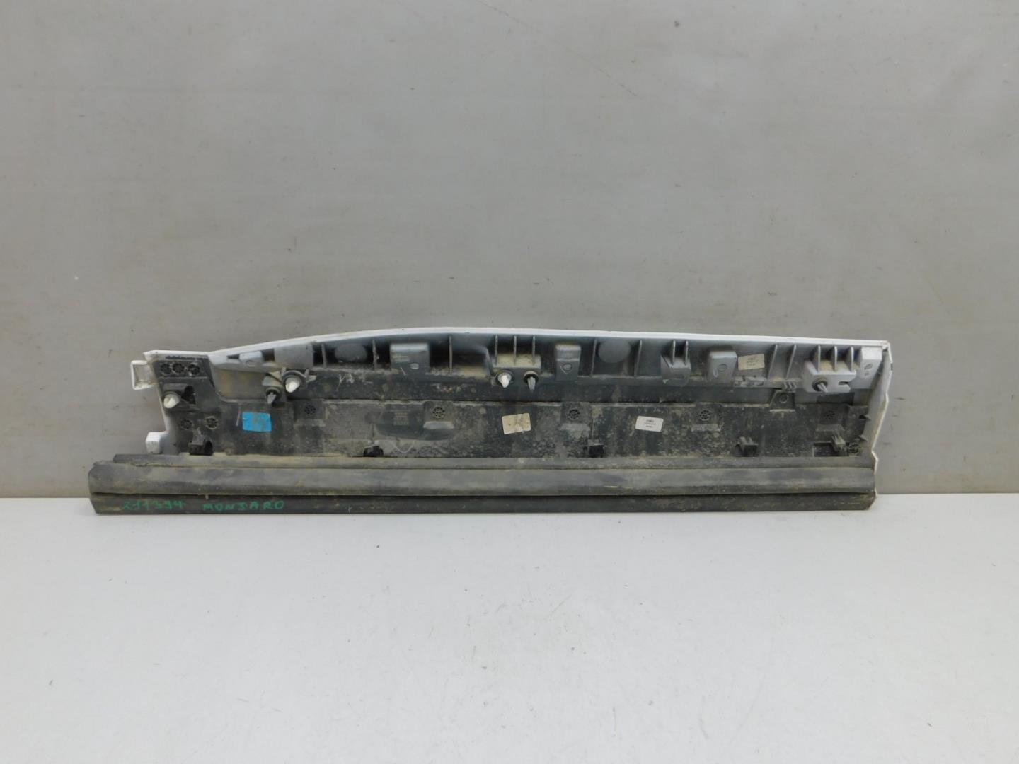 Накладка двери задней левой