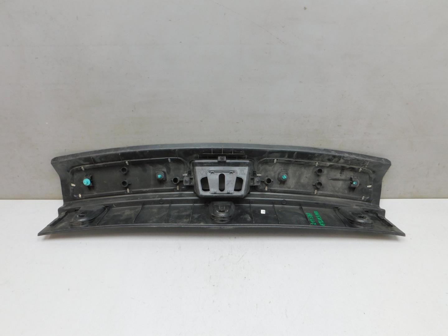 Обшивка багажника