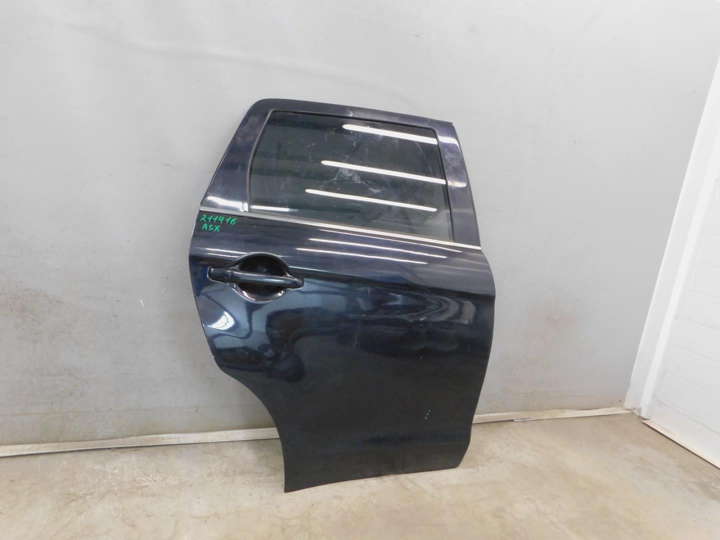 Дверь задняя правая