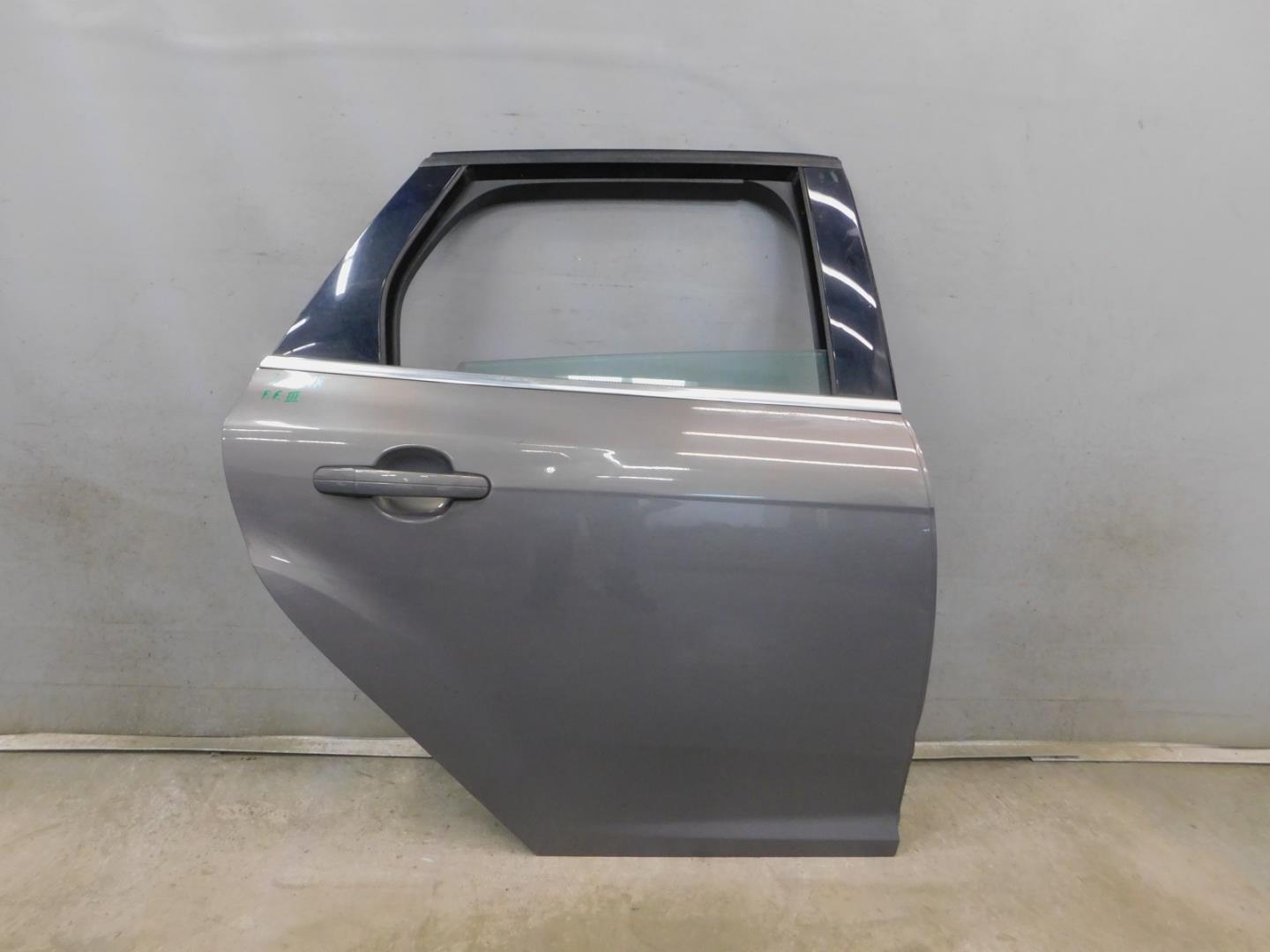 Дверь задняя правая