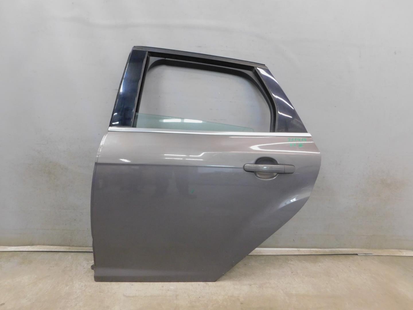 Дверь задняя левая