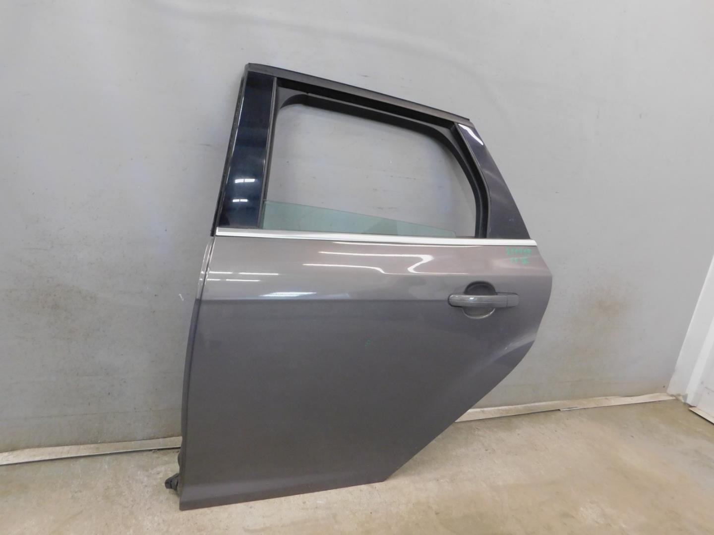 Дверь задняя левая