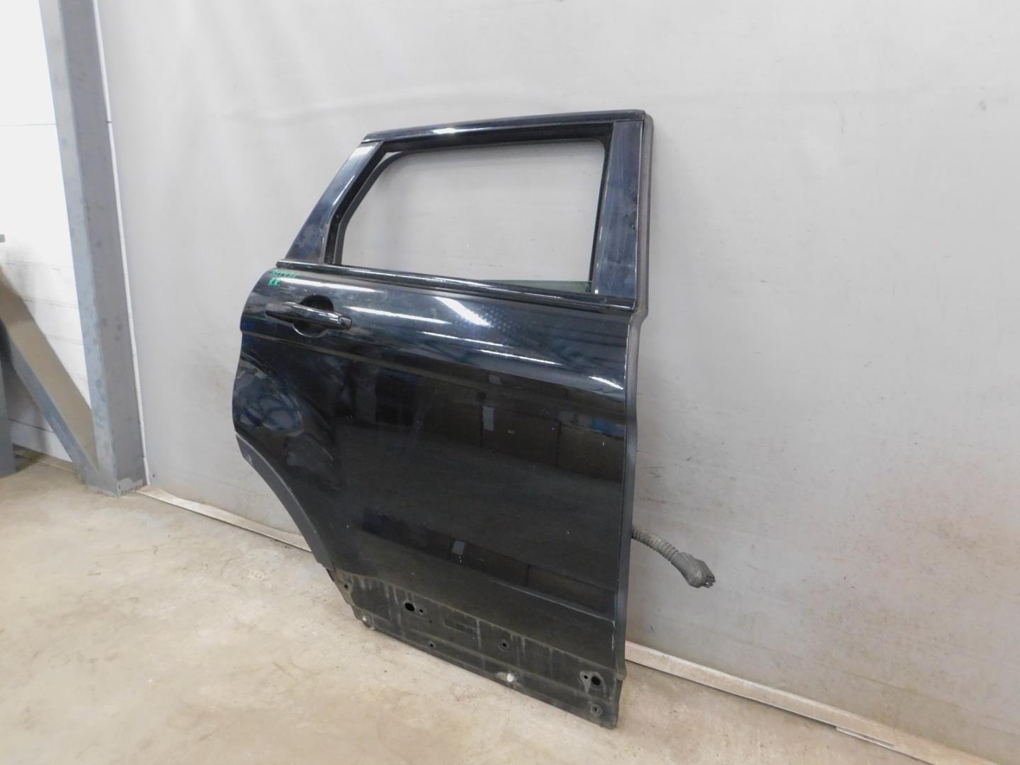Дверь задняя правая