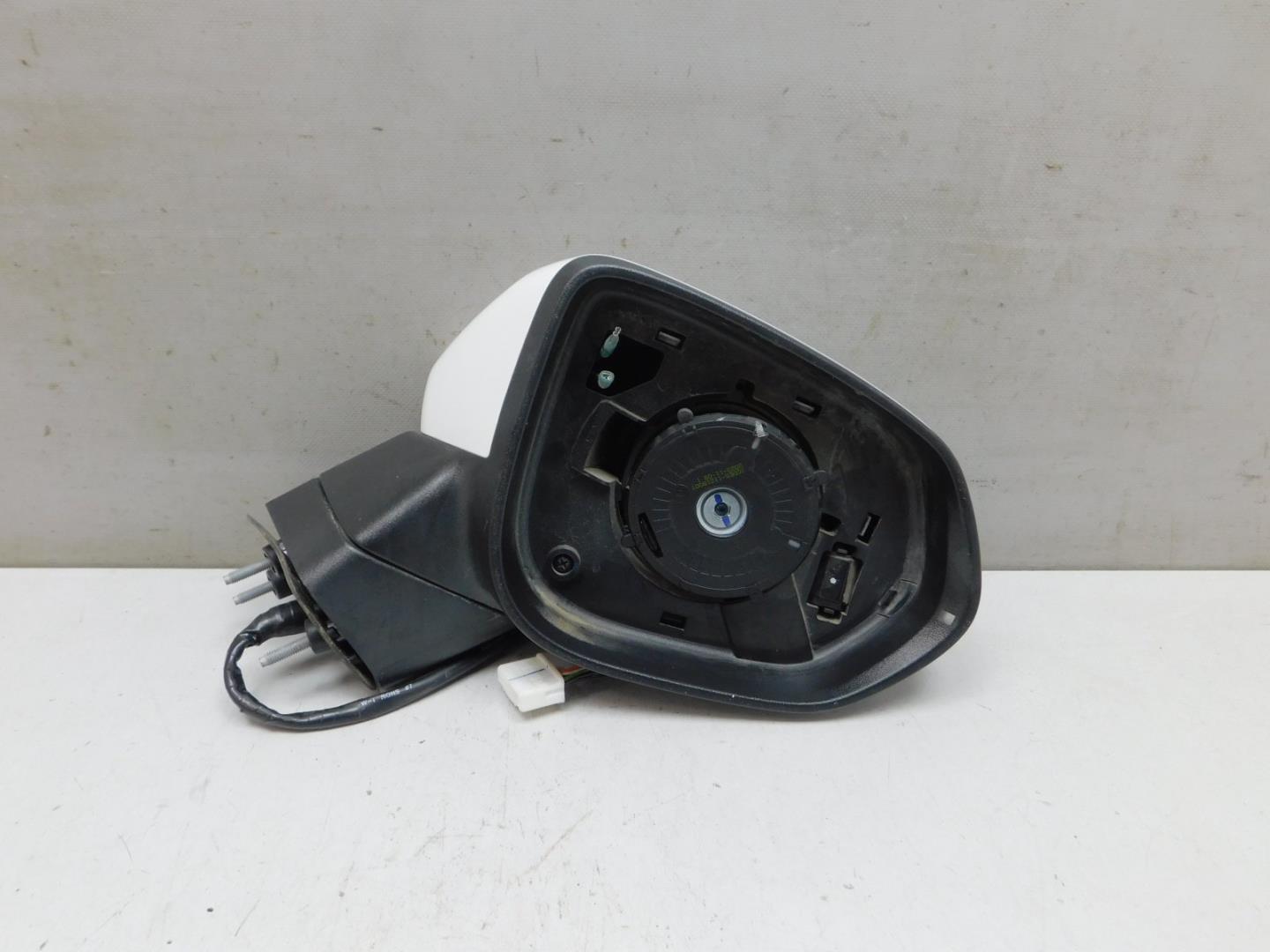 Зеркало правое электрическое