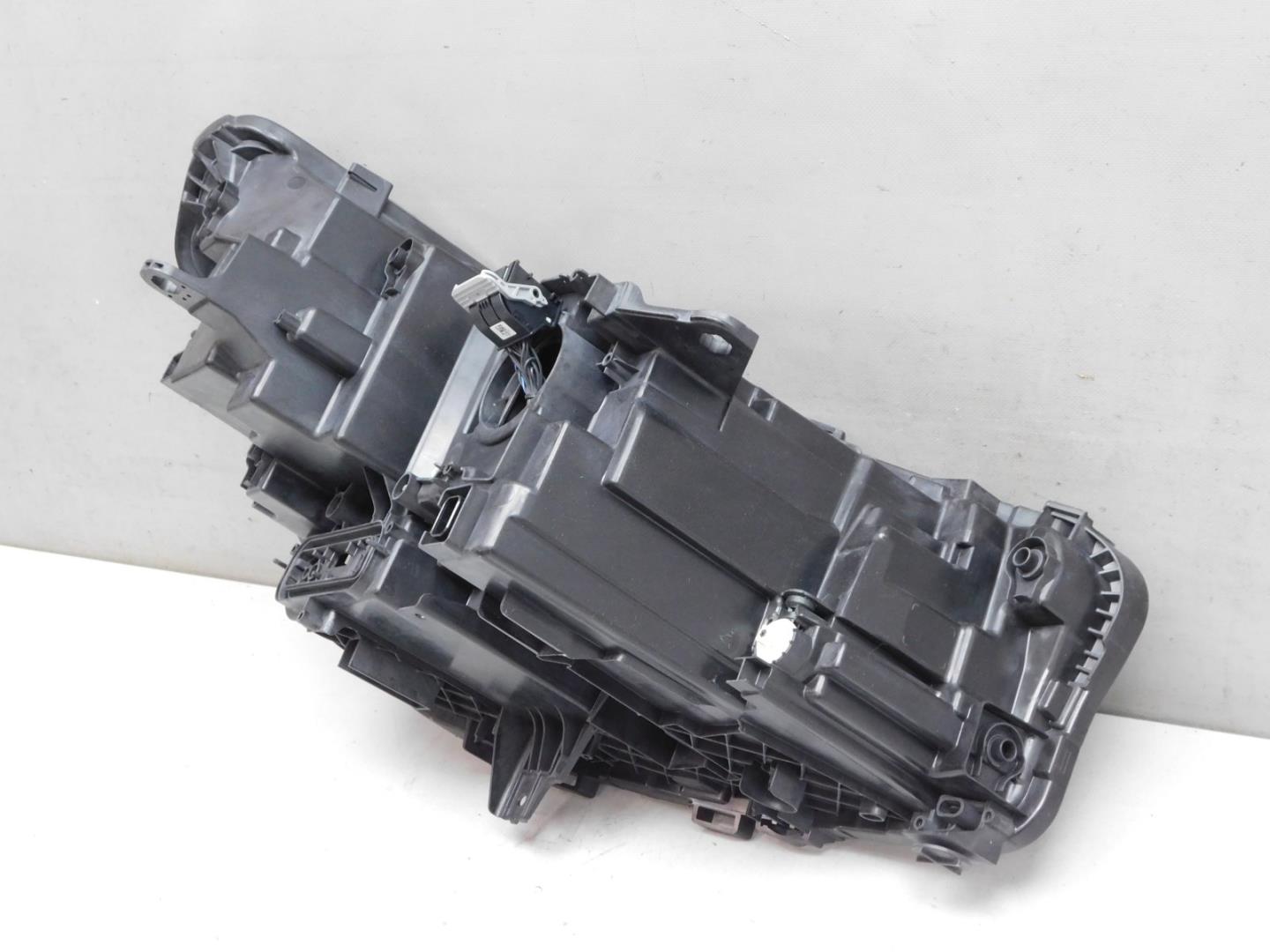 Корпус фары левой