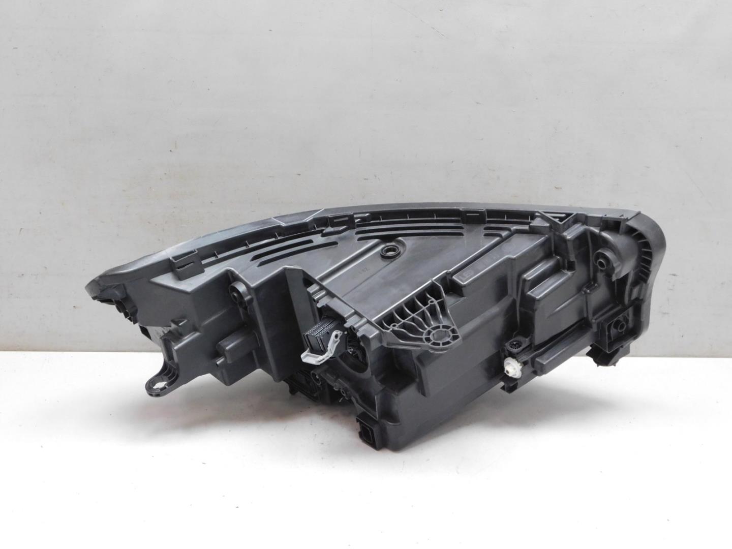 Корпус фары левой