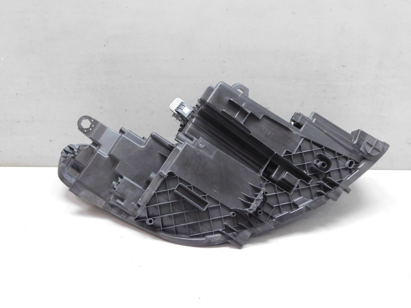 Корпус фары левой