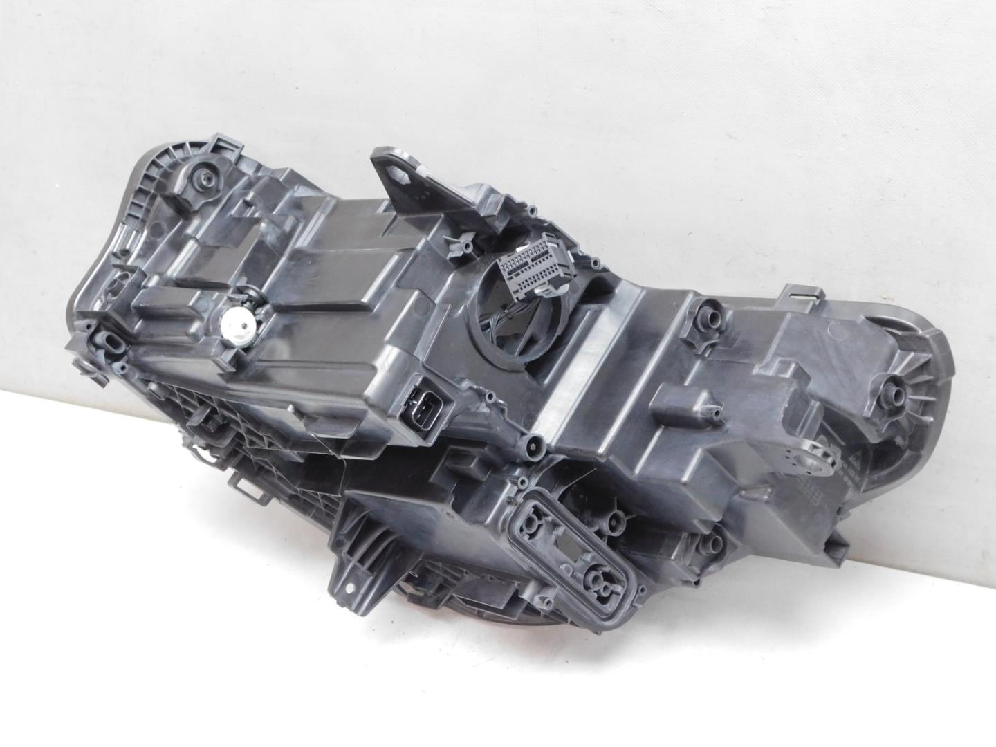 Корпус фары правой