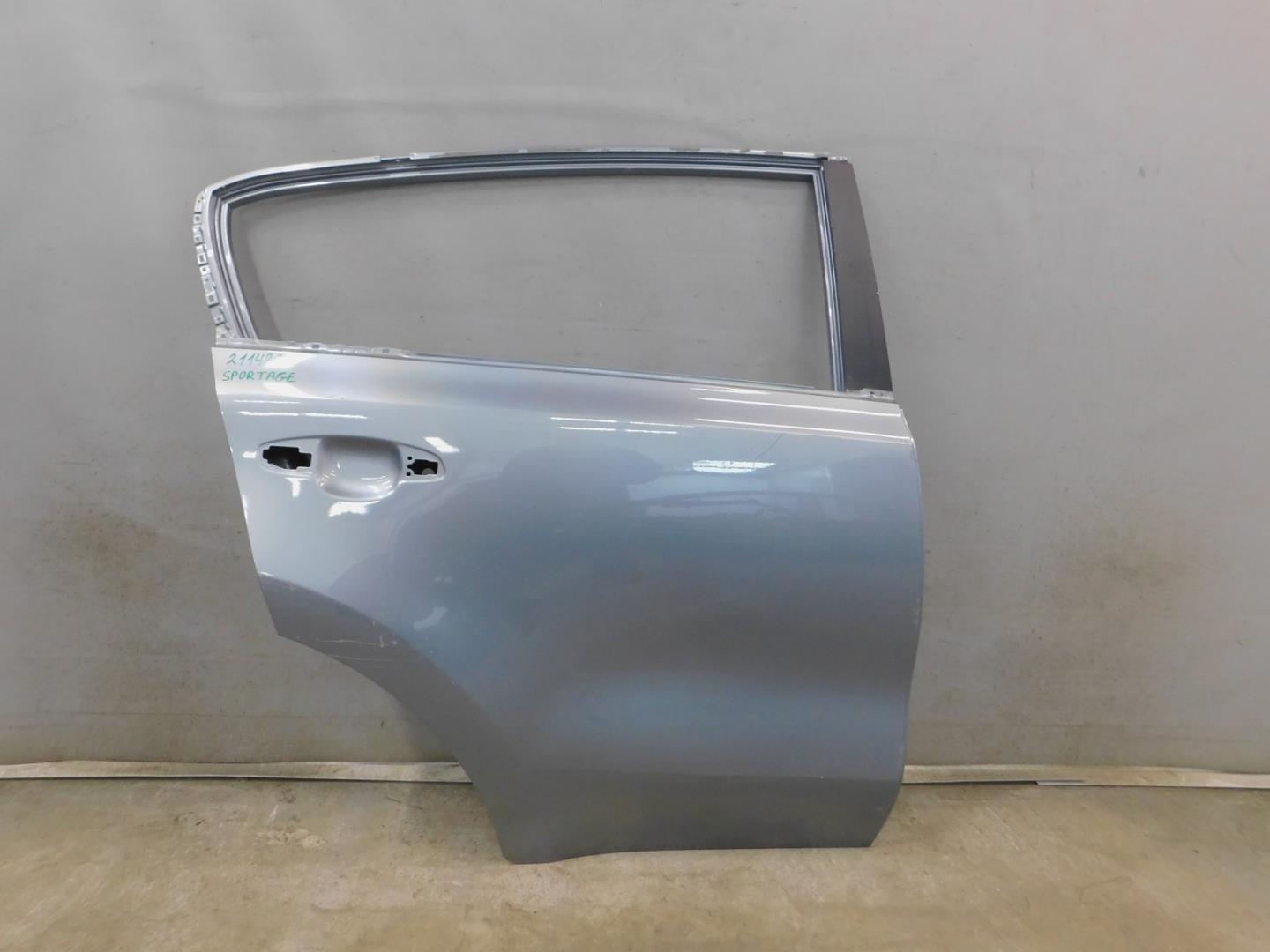 Дверь задняя правая