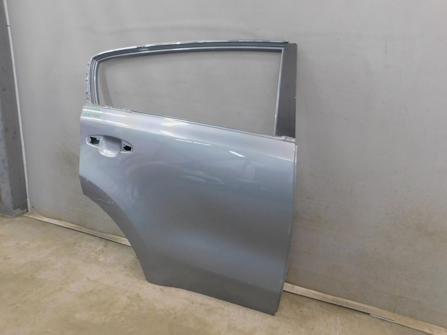 Дверь задняя правая
