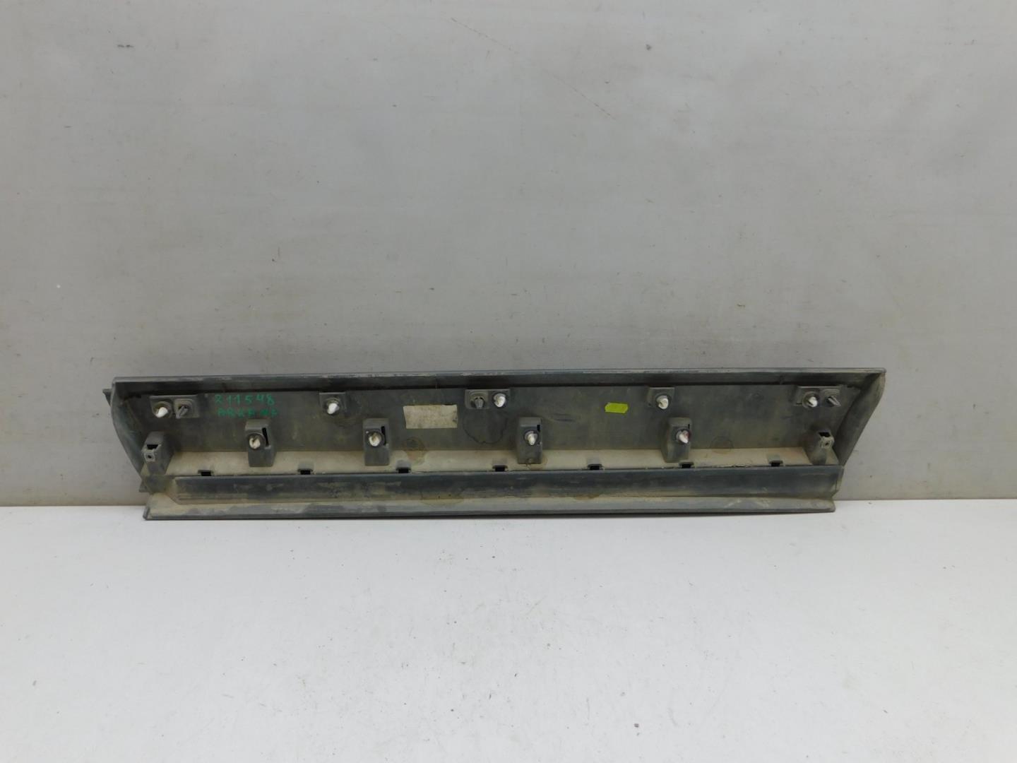 Накладка двери задней правой