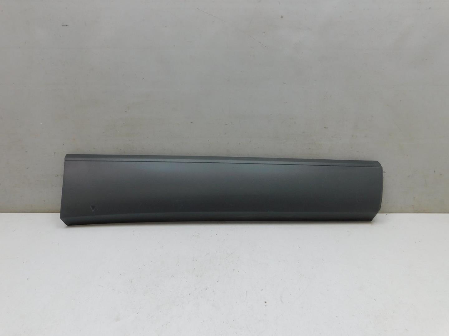 Накладка двери задней правой