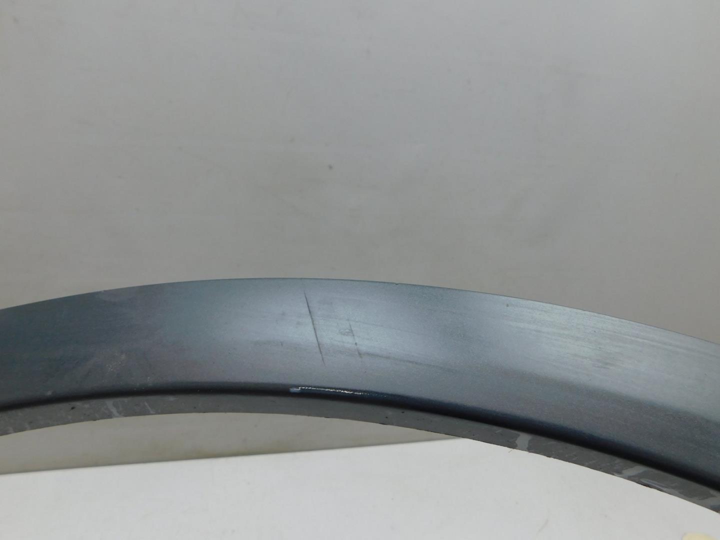 Накладка переднего крыла левого