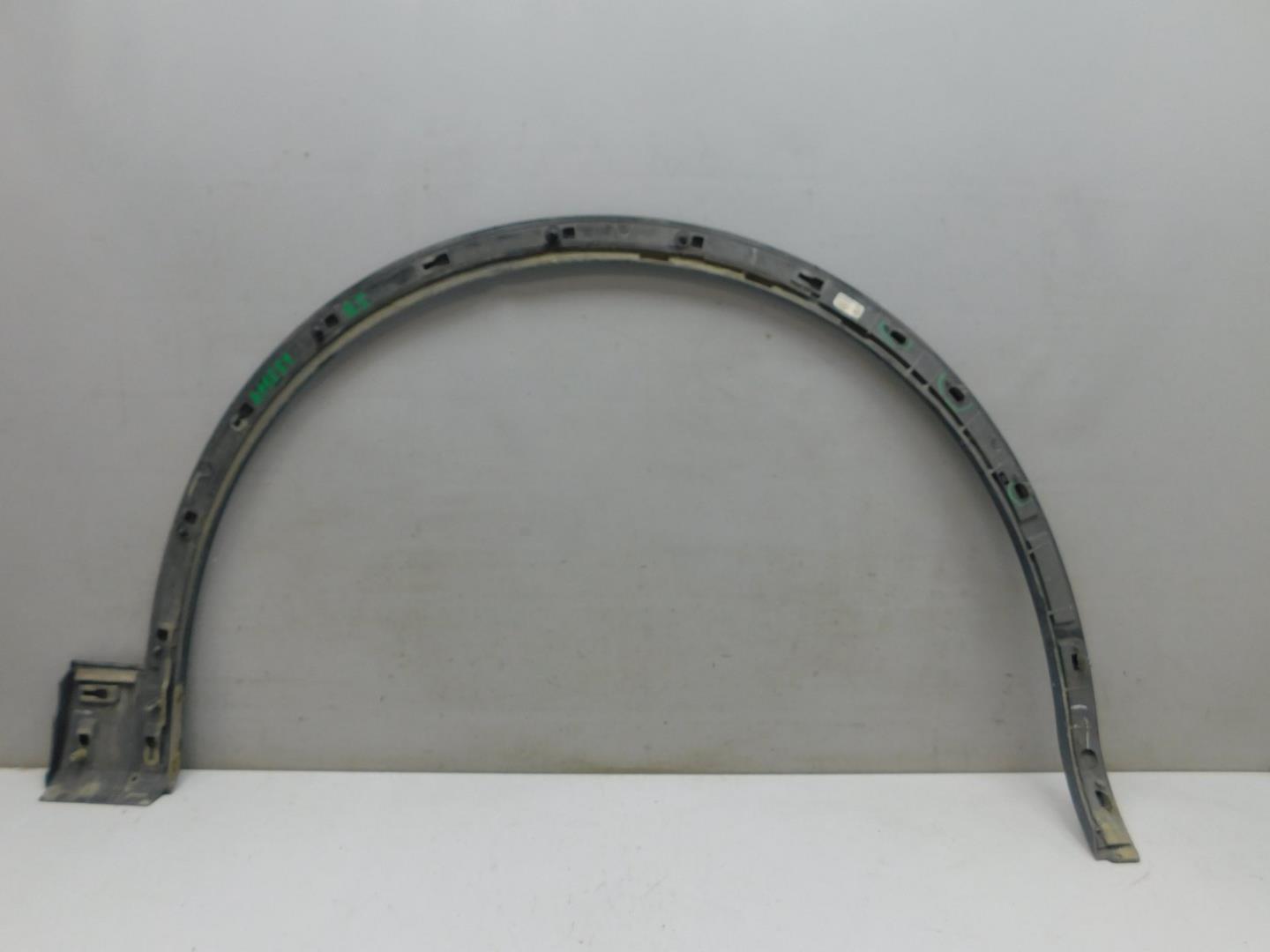 Накладка переднего крыла левого