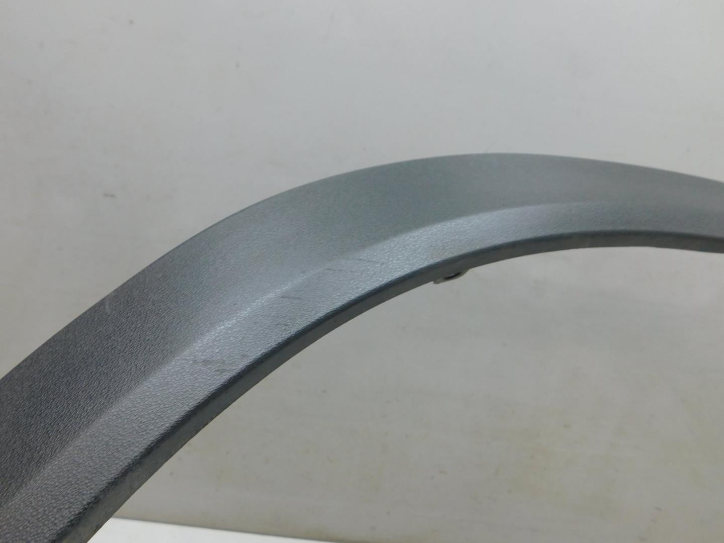 Накладка переднего крыла правого