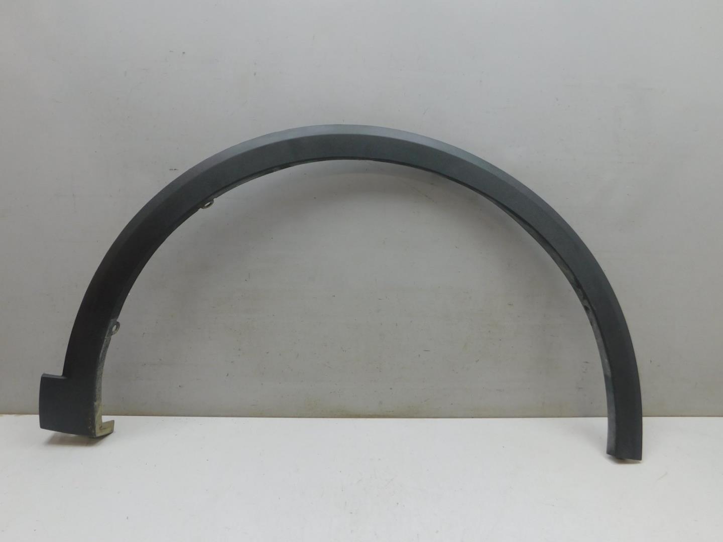 Накладка переднего крыла левого