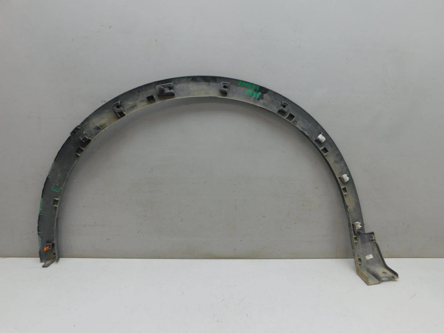 Накладка переднего крыла левого