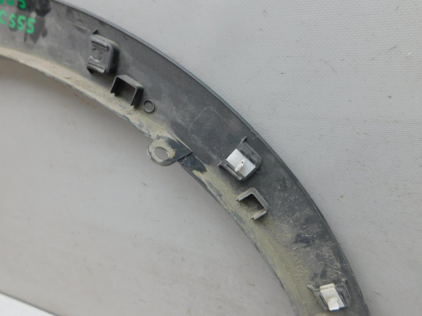 Накладка переднего крыла левого