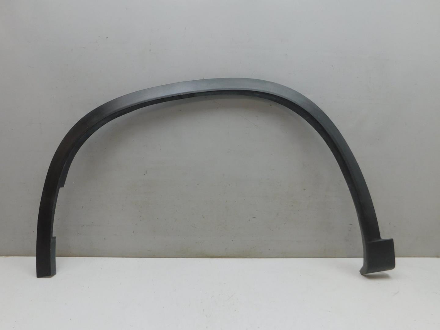 Накладка переднего крыла левого