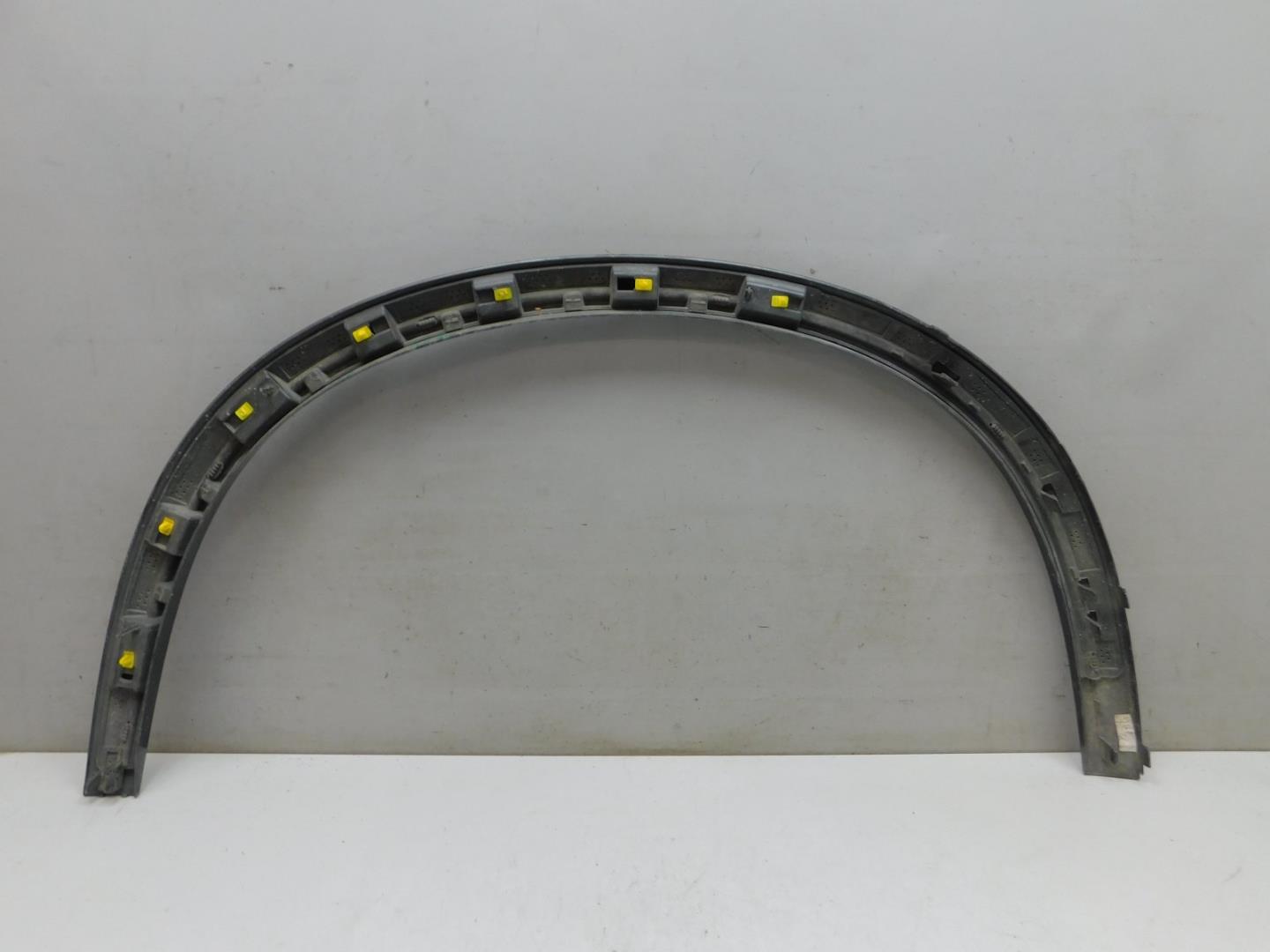 Накладка переднего крыла левого