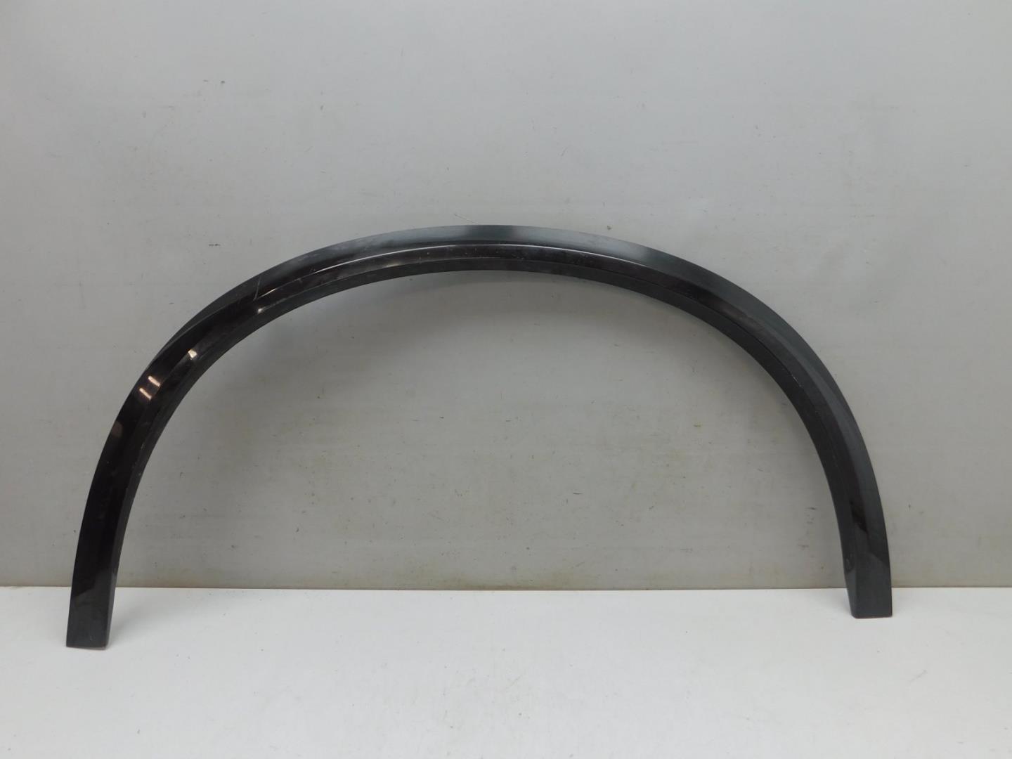 Накладка переднего крыла левого