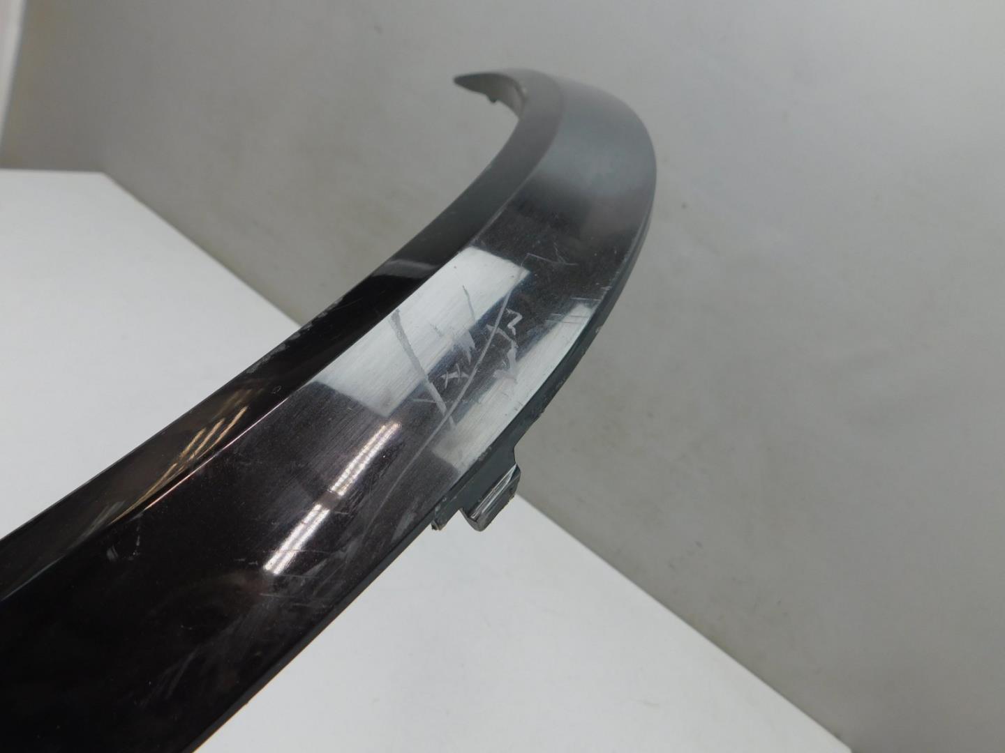 Накладка переднего крыла левого