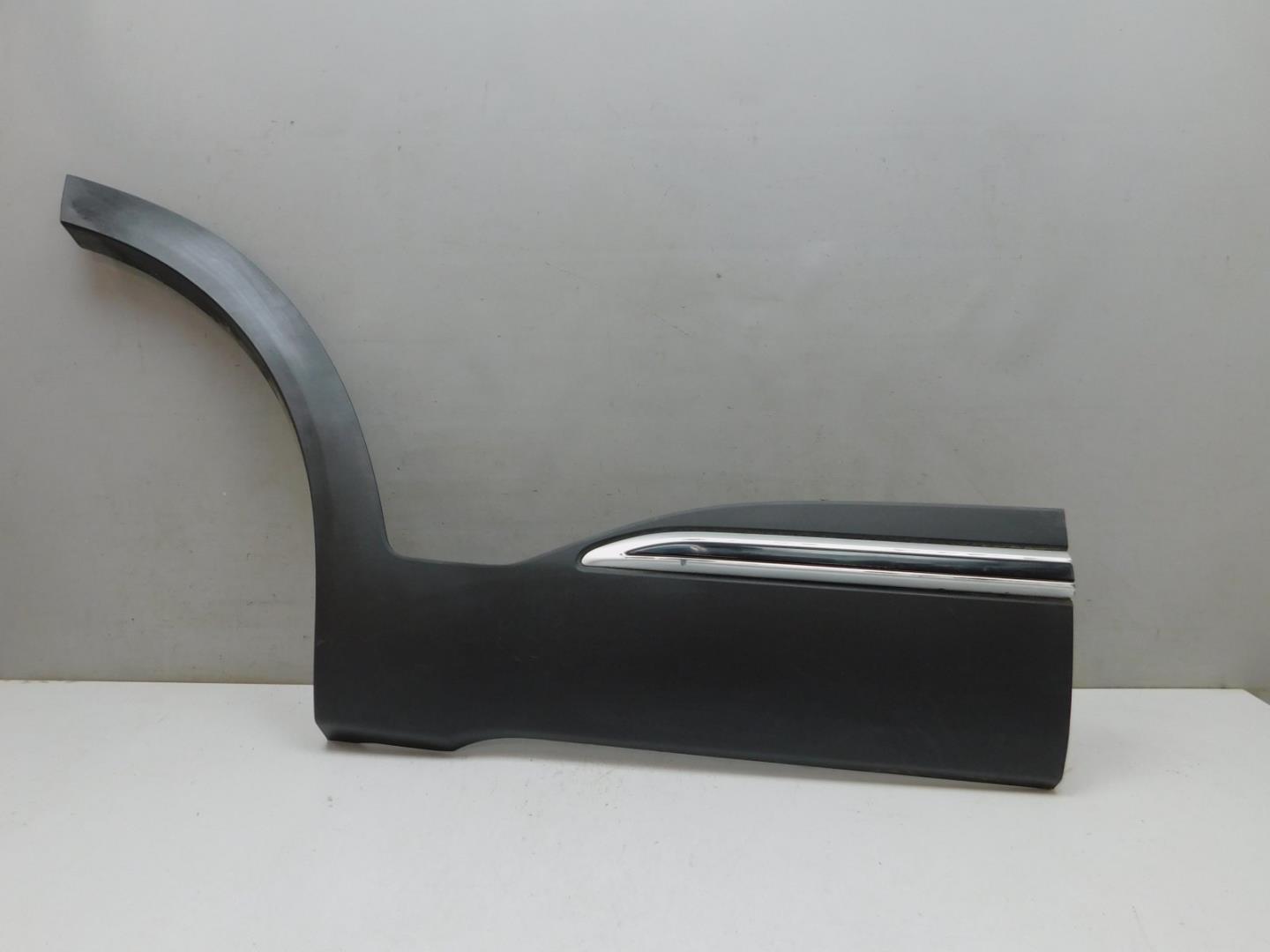 Накладка двери задней правой