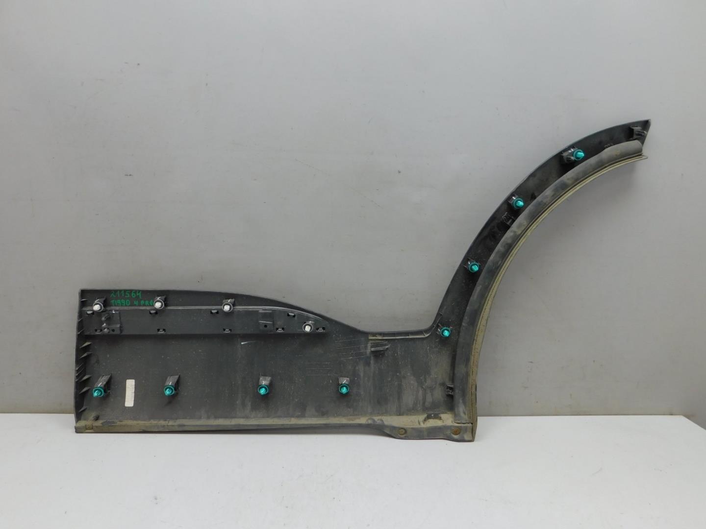 Накладка двери задней правой