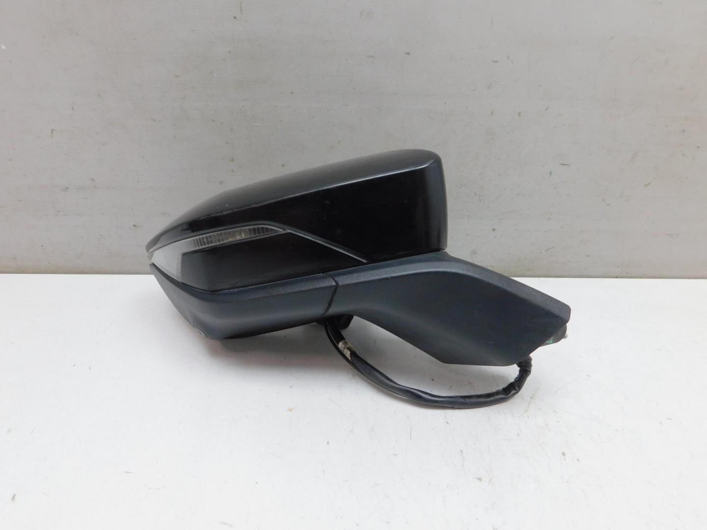 Зеркало правое электрическое