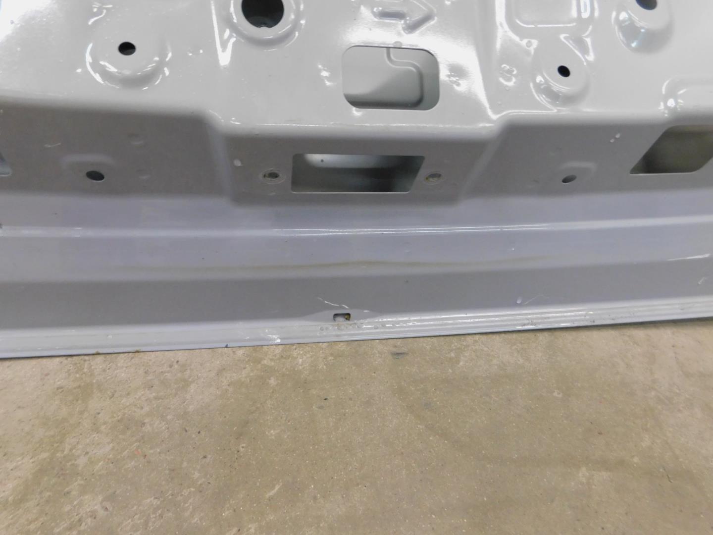 Дверь багажника