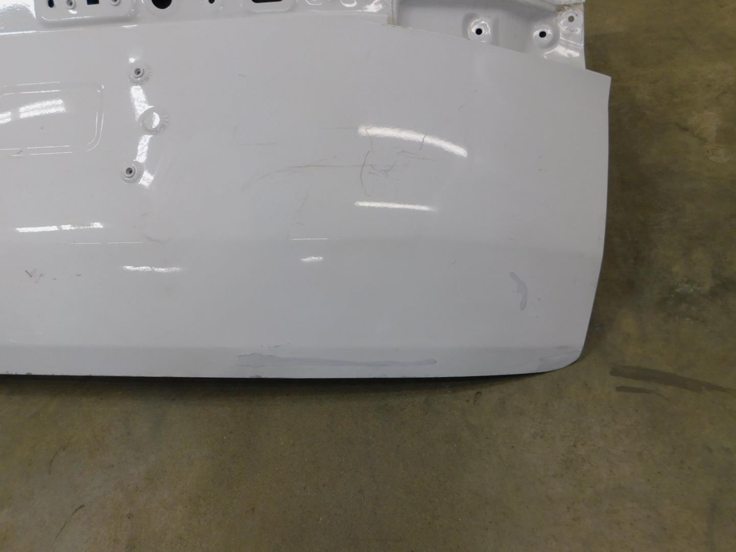 Дверь багажника