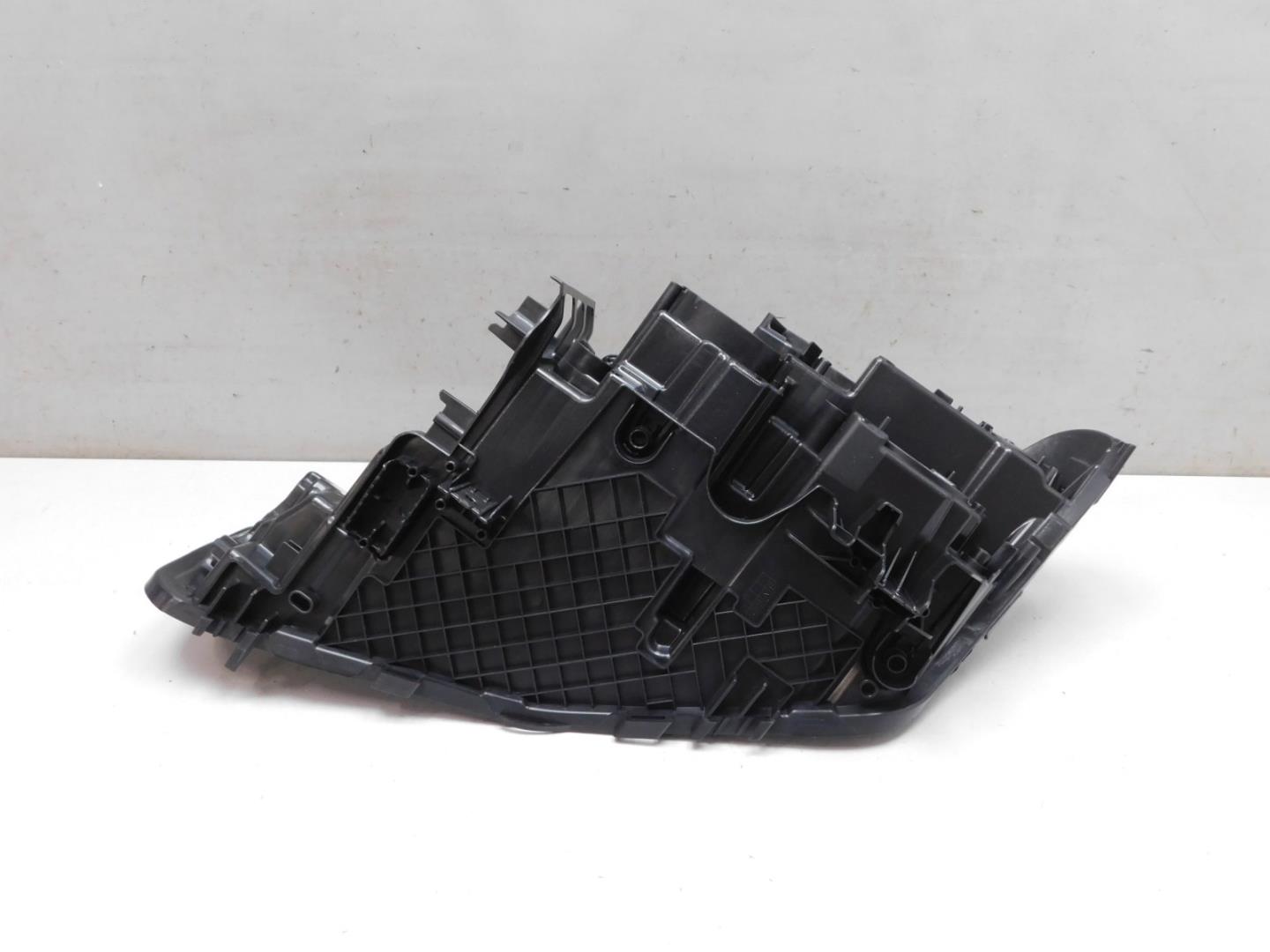 Корпус фары правой